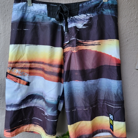 ISLANDHAZE 🏝 Medium Board Shorts - Picture 1 of 6